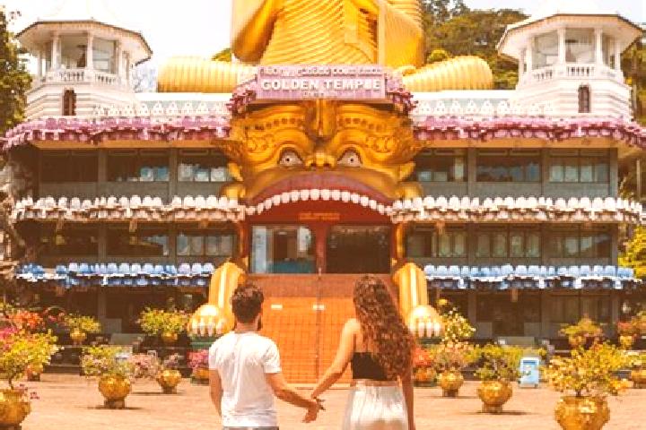 Naomi, 22 — Escort in Dambulla, Sri Lanka