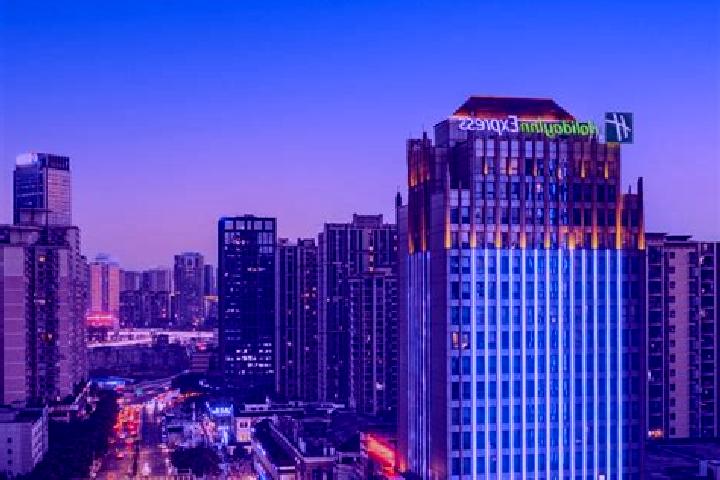 Naomi, 22 — Escort in Jiazhou, China