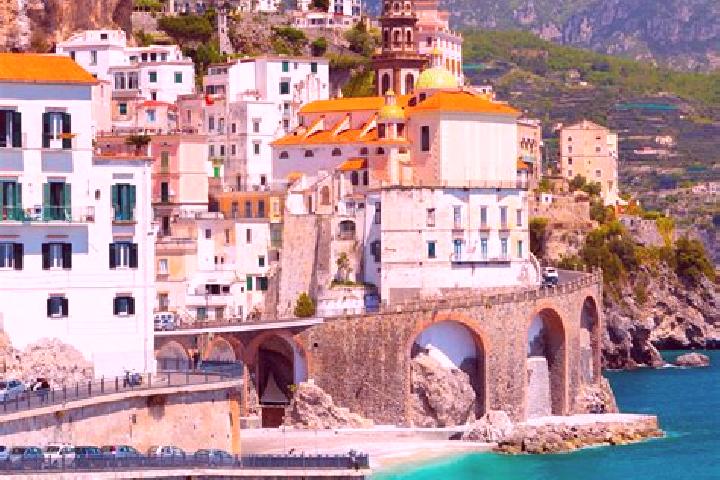 Naomi, 22 — Escort in Mezzomerico, Italy