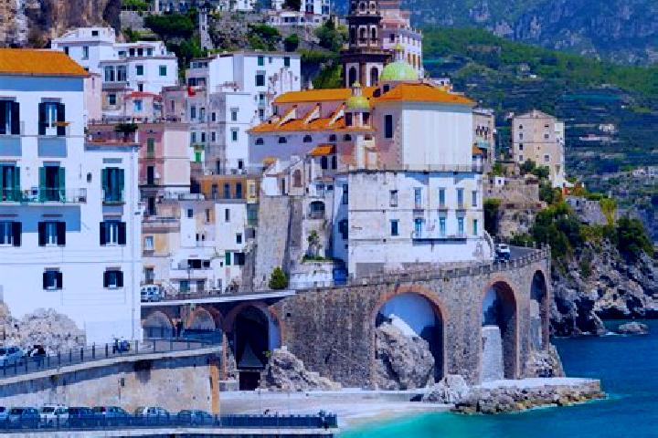 Naomi, 22 — Escort in Morter, Italy