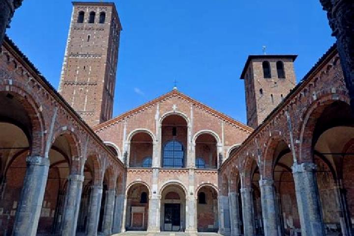 Naomi, 22 — Escort in Sant Ambrogio di Valpolicella, Italy