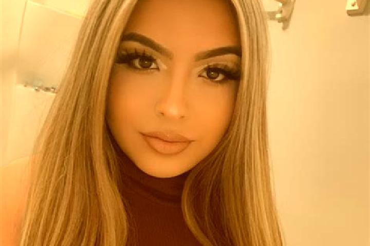 Naomi, 23, a blonde grey-eyed latina companion based in Krya Vrysi. Offering Erotic Massage, Deep French Kissing, Prostate Massage, Dinner Date. Available fo...