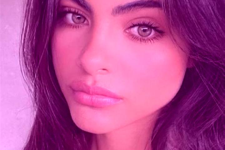 Naomi, 23, a chestnut amber-eyed indian companion based in Qiagai. Offering Striptease, Tantra, BDSM, CIM, Prostate Massage. Available for incall and outcall...