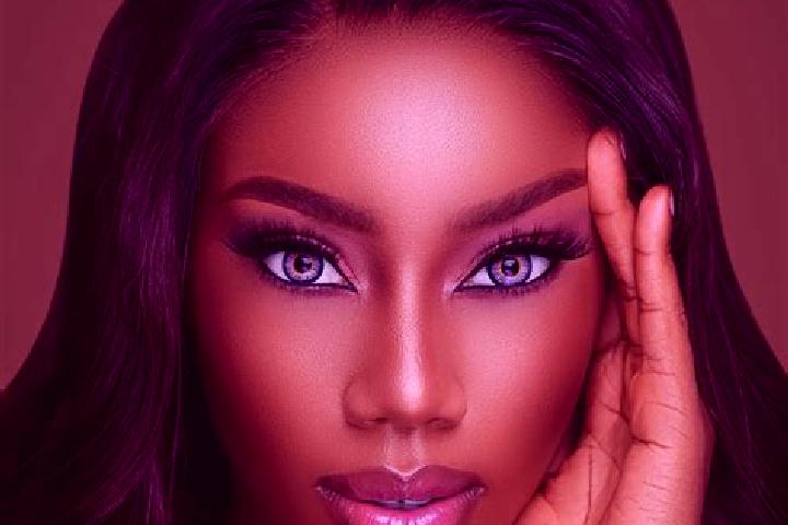 Naomi, 23, a chestnut blue-eyed ebony companion based in Heidmuhlen. Offering CIM, Massage, Domination, Striptease. Available for incall and outcall, day and...