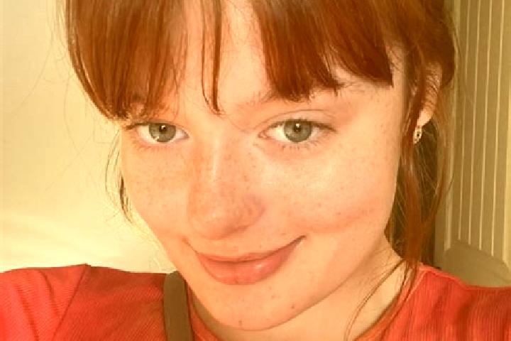 Naomi, 23, a red brown-eyed caucasian companion based in Chitoveni. Offering Travel Companion, BDSM, Domination. Available for incall and outcall, day and ev...