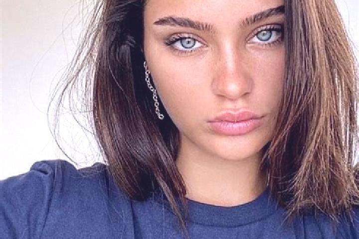 Naomi, 23, a red brown-eyed caucasian companion based in Gorisnica. Offering Fetish, A-Level. Available for incall and outcall, day and evening dates.