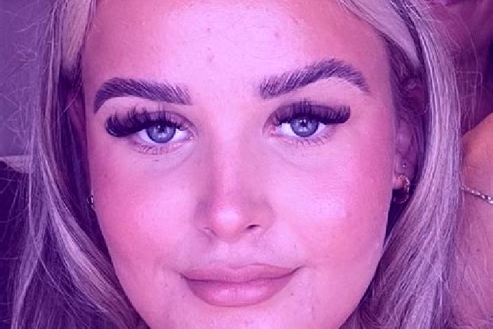 Naomi, 23 — Escort in Broad Hinton, United Kingdom