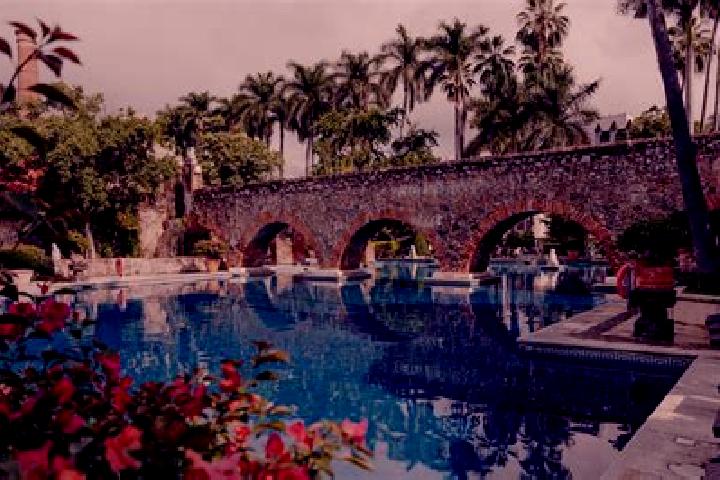 Naomi, 23 — Escort in Concepcion Capulac (La Ex-Hacienda), Mexico