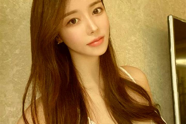 Naomi, 23 — Escort in Gangwei, China