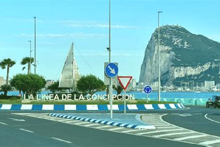 Naomi, 23 — Escort in La Linea de la Concepcion, Spain
