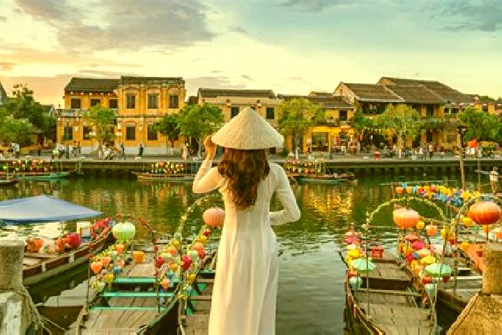 Naomi, 23 — Escort in Ngoc Hoi, Vietnam