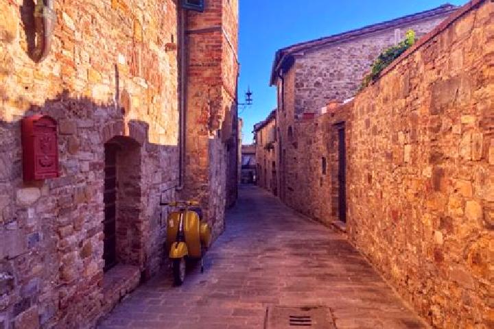 Naomi, 23 — Escort in Poggio Favaro-San Bernardo, Italy