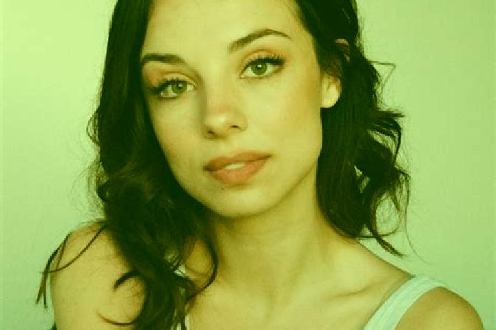 Naomi, 23 — Escort in Zumikon / Froeschguellen, Switzerland