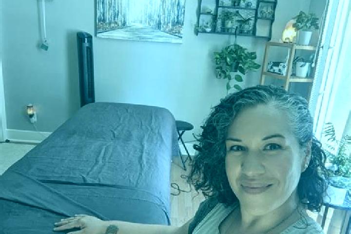 Naomi, 24, a black grey-eyed mixed companion based in Cubzac-les-Ponts. Offering A-Level, GFE, Massage. Available for incall and outcall, day and evening dates.