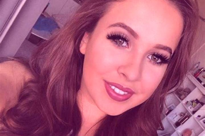 Naomi, 24, a blonde brown-eyed european companion based in Grandyle Village. Offering OWO, Tantra, Dinner Date. Available for incall and outcall, day and eve...