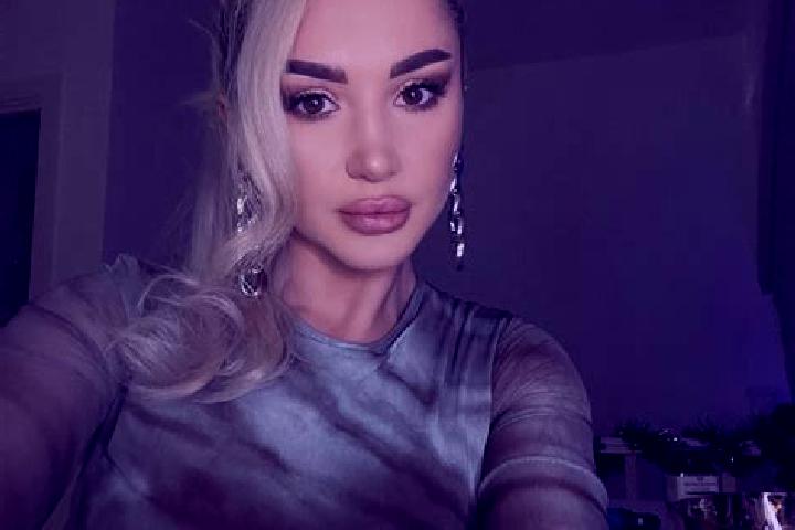 Naomi, 24, a blonde dark-eyed mixed companion based in Zhongxin. Offering GFE, Party Girl, Dinner Date. Available for incall and outcall, day and evening dates.