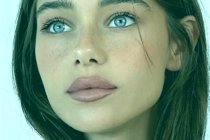 Naomi, 24, a brunette green-eyed indian companion based in Dareton. Offering GFE, Erotic Massage, Domination, Roleplay, Overnight. Available for incall and o...