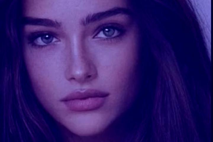 Naomi, 24, a chestnut grey-eyed caucasian companion based in Dasu. Offering Massage, Duos, 69. Available for incall and outcall, day and evening dates.
