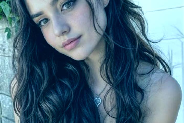 Naomi, 24, a chestnut hazel-eyed middle eastern companion based in San Luis. Offering Striptease, Prostate Massage. Available for incall and outcall, overnig...