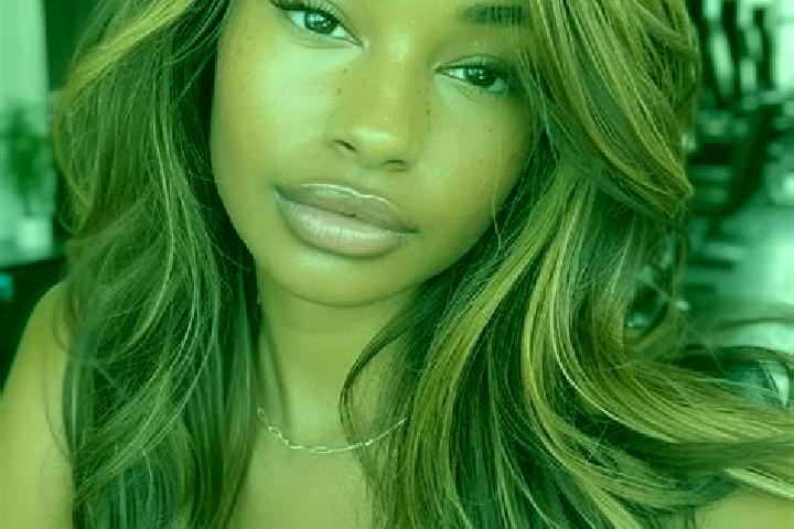 Naomi, 24, a dark blonde dark-eyed mixed companion based in Fratautii Vechi. Offering Couples, CIM, A-Level. Available for incall and outcall, overnight book...