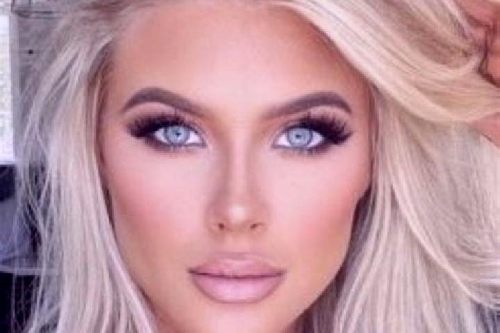 Naomi, 24, a platinum blonde green-eyed middle eastern companion based in Porlezza. Offering A-Level, Roleplay, Overnight. Available for incall and outcall, ...