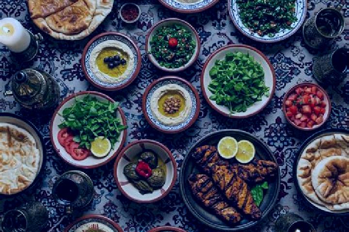 Naomi, 24, a red dark-eyed middle eastern companion based in Montoro. Offering Striptease, Dinner Date. Available for incall and outcall, day and evening dates.