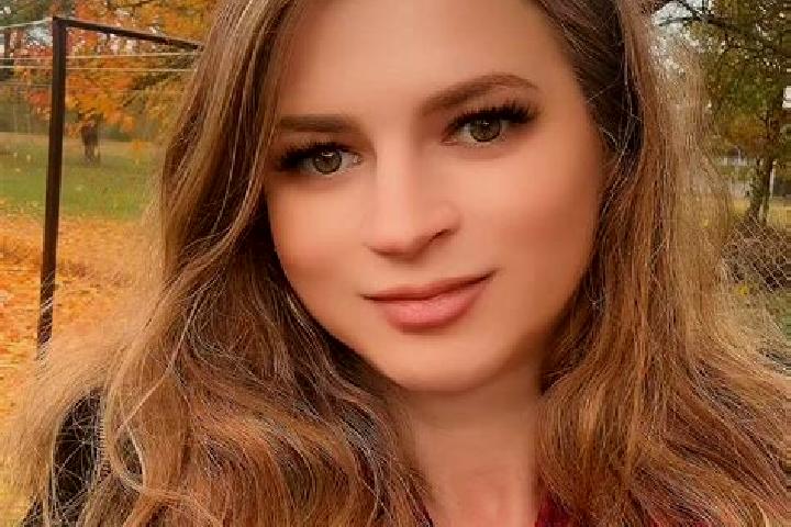 Naomi, 24 — Escort in Gowarczow, Poland