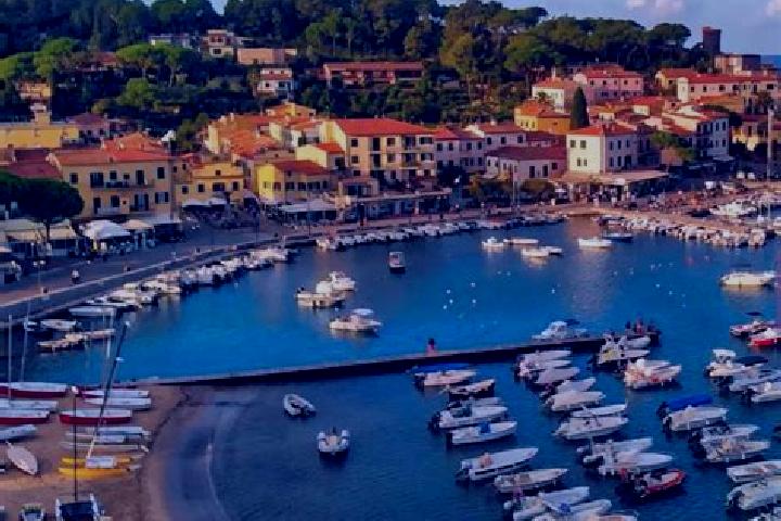Naomi, 24 — Escort in Marina di Campo, Italy