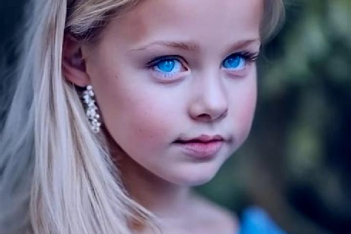 Naomi, 25, a blonde blue-eyed mediterranean companion based in Blackalls Park. Offering BDSM, Party Girl, Couples, Dinner Date. Available for incall and outc...