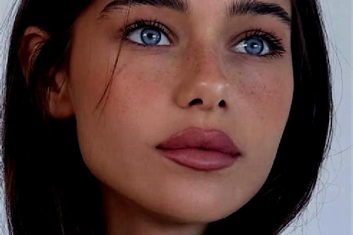 Naomi, 25, a brunette brown-eyed ebony companion based in Tagakpan. Offering GFE, OWO, Massage. Available for incall and outcall, day and evening dates.