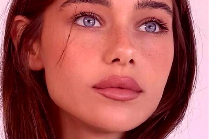 Naomi, 25, a brunette grey-eyed mixed companion based in Damatou. Offering CIM, Dinner Date, Overnight, 69, Travel Companion. Available for incall and outcal...
