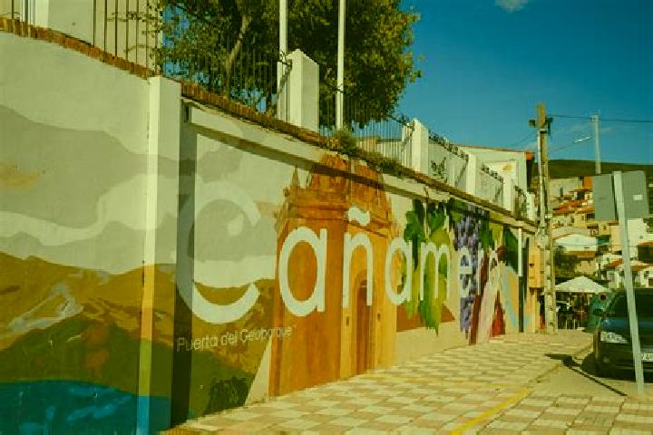 Naomi, 25 — Escort in Canamero, Spain