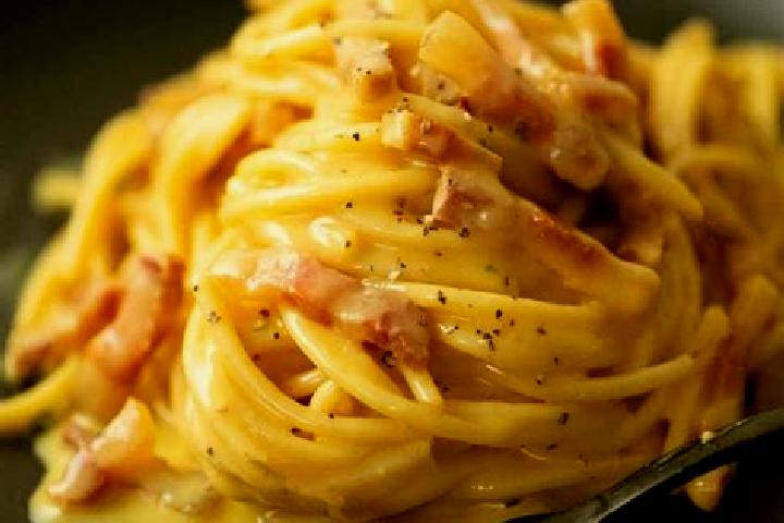 Naomi, 25 — Escort in Carbonara di Bari, Italy