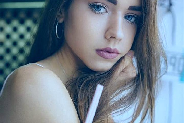 Naomi, 25 — Escort in Chagey, France
