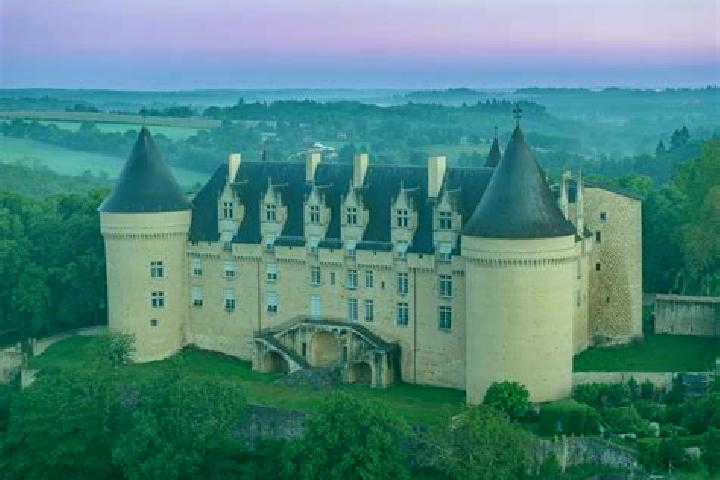 Naomi, 25 — Escort in Chateau-Garnier, France