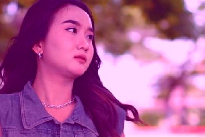 Naomi, 25 — Escort in Krajan Jamprong, Indonesia
