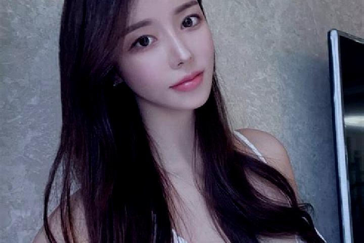 Naomi, 25 — Escort in Shataping, China