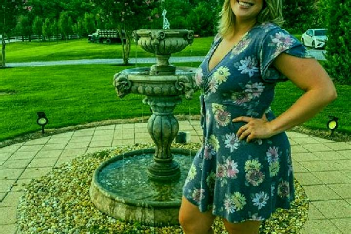 Naomi, 25 — Escort in Summerville, United States