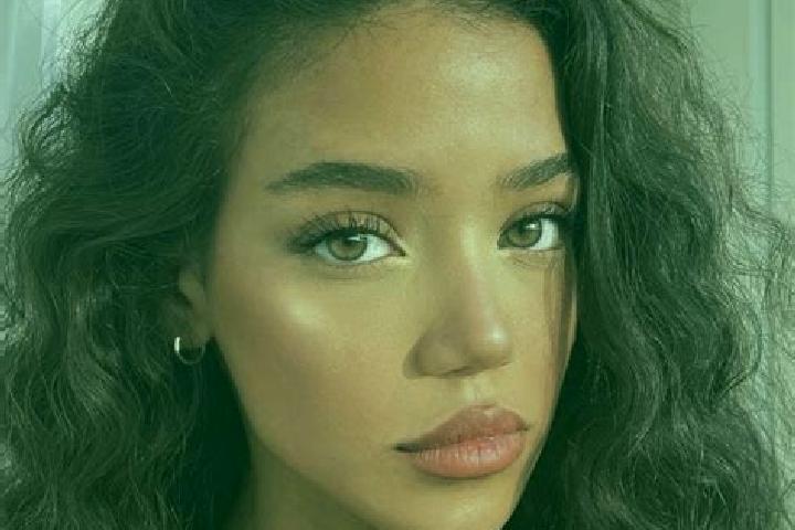 Naomi, 26, a black brown-eyed mediterranean companion based in Rila. Offering GFE, Erotic Massage, Domination, Girlfriend Experience, Duos. Available for inc...