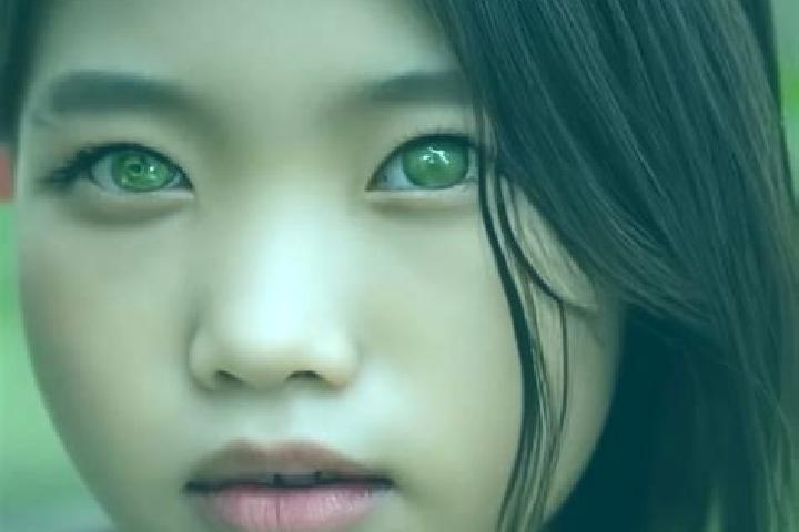 Naomi, 26, a black green-eyed asian companion based in Jish. Offering Domination, Tantra, BDSM. Available for incall and outcall, day and evening dates.