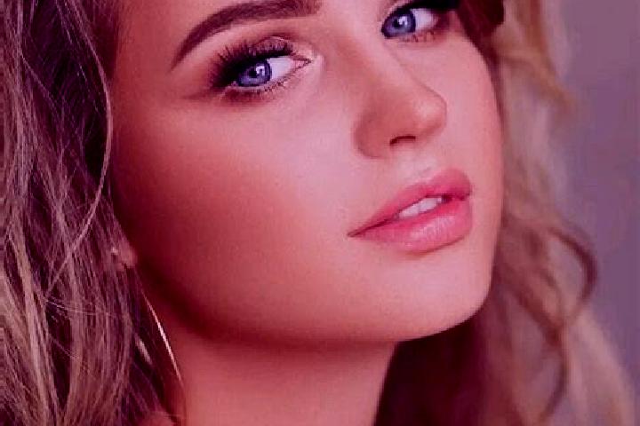 Naomi, 26, a dark blonde blue-eyed mediterranean companion based in Aonla. Offering Dinner Date, Domination, Tantra, GFE, Roleplay. Available for incall and ...