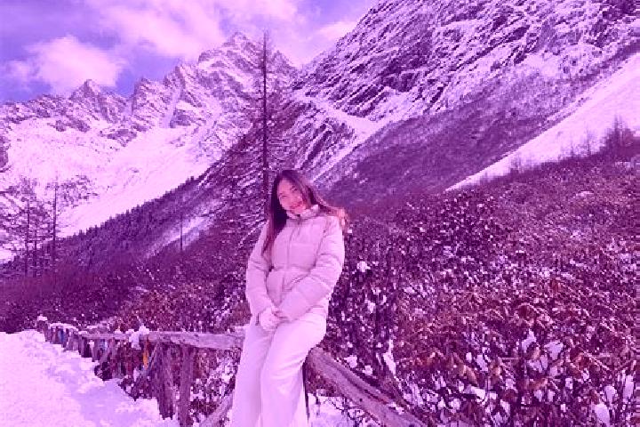 Naomi, 26 — Escort in Dagu, China