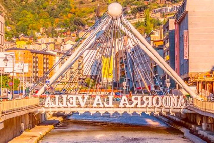 Naomi, 26 — Escort in l Aldosa, Andorra