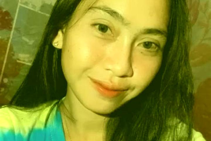 Naomi, 26 — Escort in Taman Suruh Krajan, Indonesia