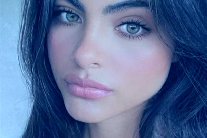Naomi, 27, a brunette green-eyed latina companion based in Chodes. Offering 69, Couples, Fetish, Dinner Date, CIM. Available for incall and outcall, overnigh...