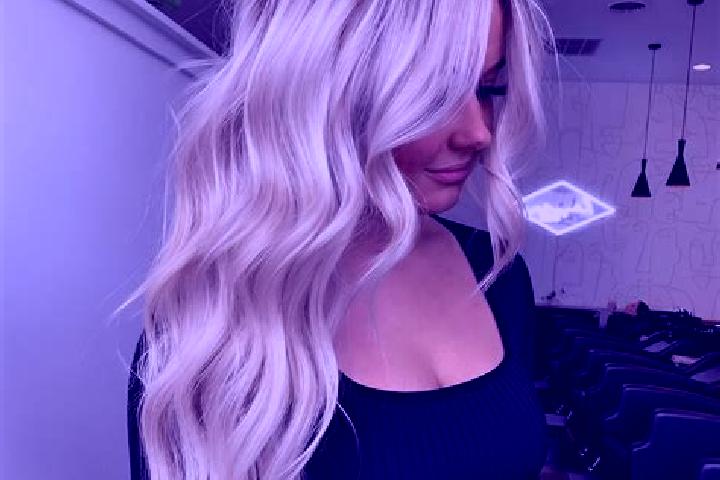 Naomi, 27, a platinum blonde amber-eyed ebony companion based in Kirchensittenbach. Offering Fetish, Tantra, Striptease, Erotic Massage, Dinner Date. Availab...