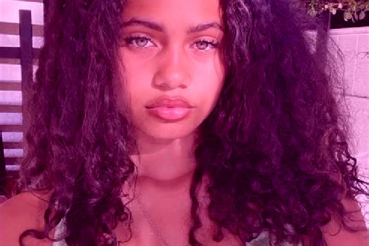 Naomi, 27, a red green-eyed mixed companion based in Meldorf. Offering Overnight, Couples, Massage. Available for incall and outcall, day and evening dates.