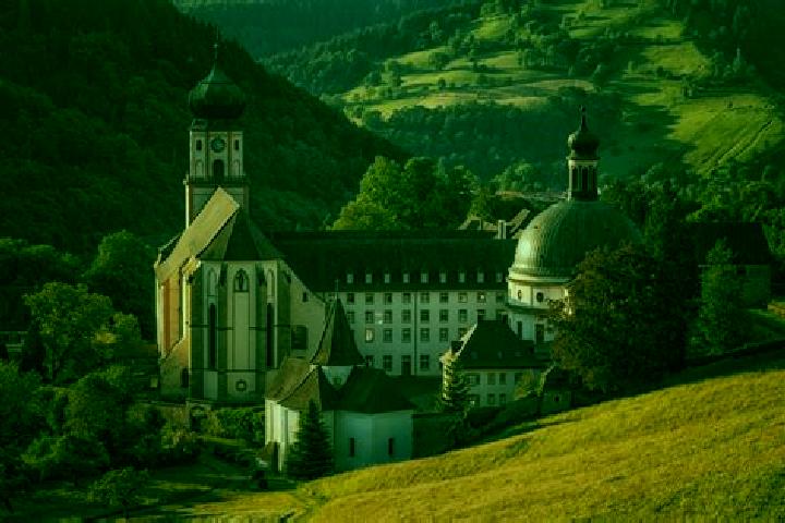 Naomi, 27 — Escort in Bronschhofen, Switzerland
