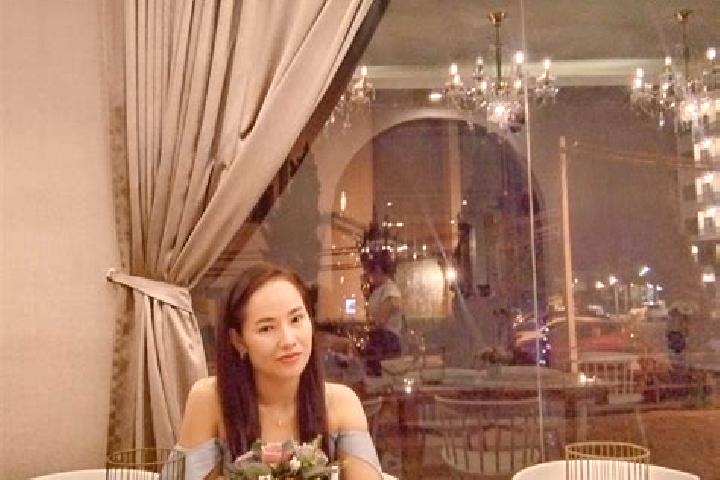 Naomi, 27 — Escort in Donghe, China