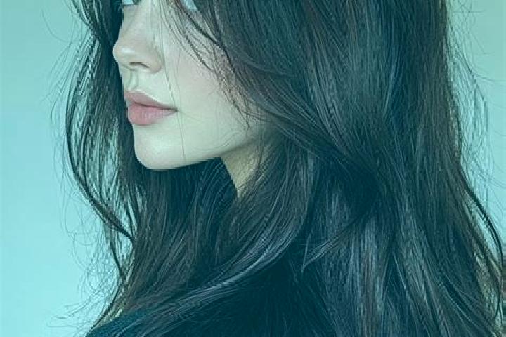 Naomi, 28, a auburn dark-eyed asian companion based in Ahlen. Offering Dinner Date, Travel Companion, Erotic Massage, Deep French Kissing. Available for inca...